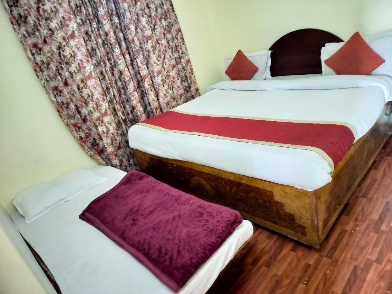 Hotel Surya Lake View Nainital Exteriér fotografie